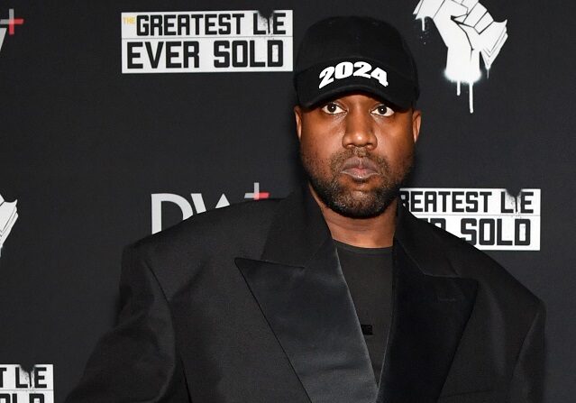 Kanye West asiste a la proyección del estreno de "The Greatest Lie Ever Sold", en Nashville, Tennessee, el 12 de octubre de 2022. (Jason Davis/Getty Images para DailyWire+)