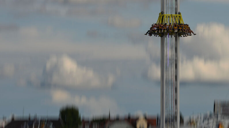 Imagen de archivo de una torre de caída libre. (Philipp Guelland/Getty Images)