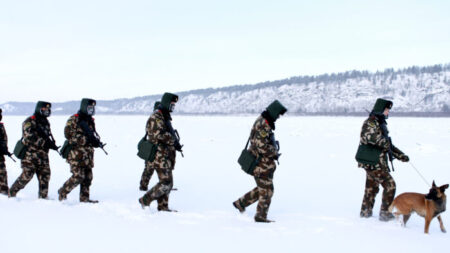 China persigue intereses “militares estratégicos” en el Ártico, dice Pompeo