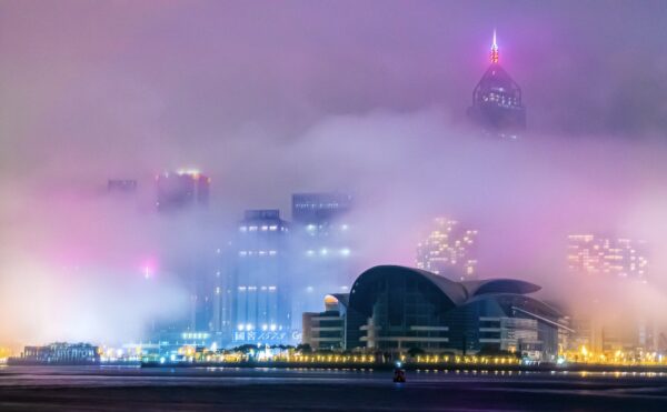 Un puerto de Victoria cubierto de niebla. (Cortesía de Javan Lie)