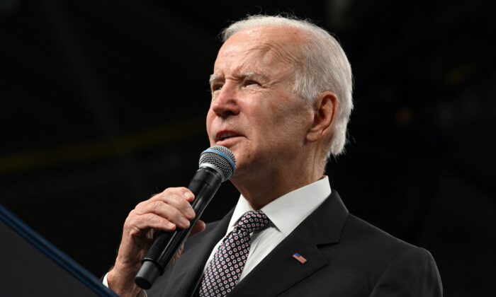 El presidente Joe Biden pronuncia un discurso en Poughkeepsie, Nueva York, el 6 de octubre de 2022. (Mandel Ngan/AFP a través de Getty Images)