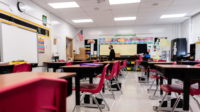 Un aula vacía en Estados Unidos en una foto de archivo. (Jon Cherry/Getty Images)

