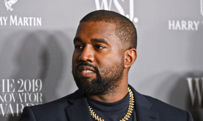 El rapero Kanye West asiste a los Premios Innovadores 2019 de la revista WSJ en el MOMA de la ciudad de Nueva York, el 6 de noviembre de 2019. (Angela Weiss/AFP a través de Getty Images)