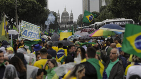 Continuan las manifestaciones y bloqueos en Brasil en contra de los resultados electorales