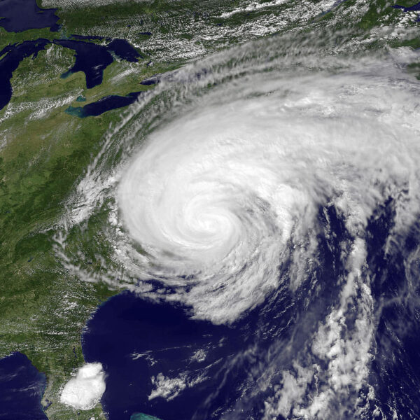 Huracán Irene visto sobre la costa este de Carolina del Norte el 27 de agosto de 2011. (Dominio público)