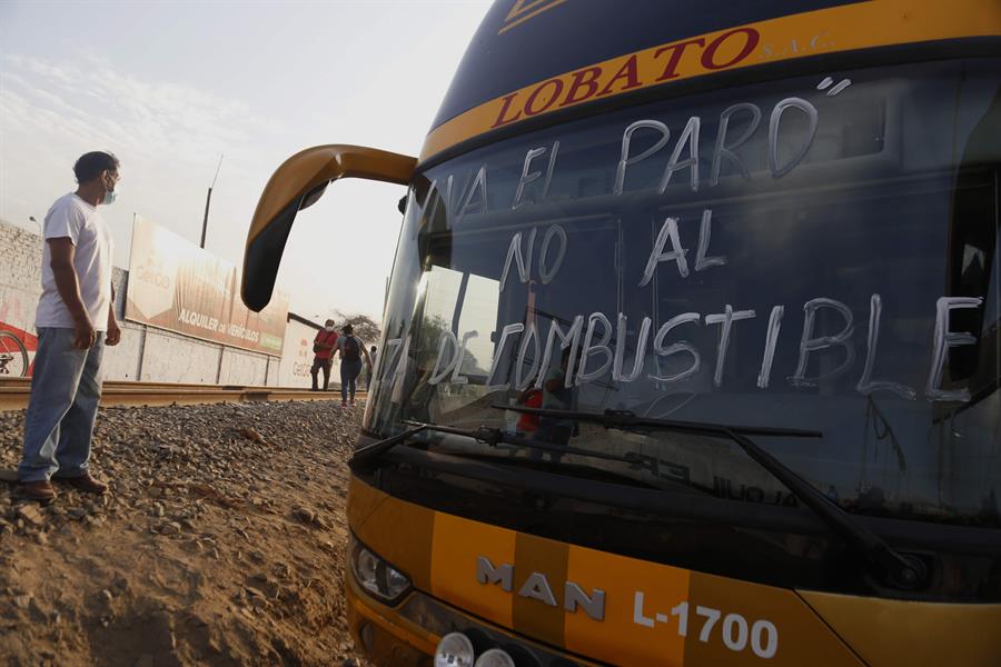 Transportistas Comienzan Un Paro En Parte De Perú Por Precio Del ...