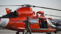 Guardia costera de EE.UU. rescata ileso a hombre que estuvo 15 horas en el mar