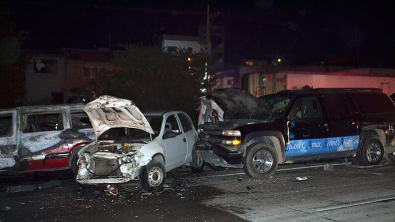 Fotografía cedida el 3 de noviembre de 2022, del choque de un trailer contra varios vehículos en una autopista del municipio de San Juan del Río, estado de Querétaro (México). EFE/José Salas OEM El Sol de San Juan del Río