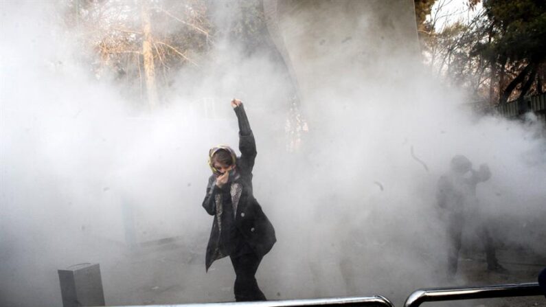 Imagen de archivo de protestas estadiantiles en Teheran. EFE/EPA/STR