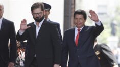 Boric recibe en La Moneda a Castillo en plena crisis interna en Perú