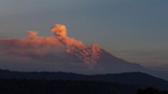 Se registran 432 explosiones en el volcán ecuatoriano Sangay y 49 en El Reventador
