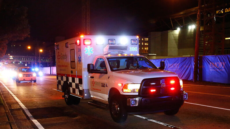 En una fotografía de archivo se ve una ambulancia. (Kevin C. Cox/Getty Images)