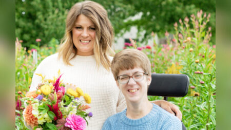 Hermanas dirigen próspera granja de flores y atribuyen su éxito a la fe y a la familia