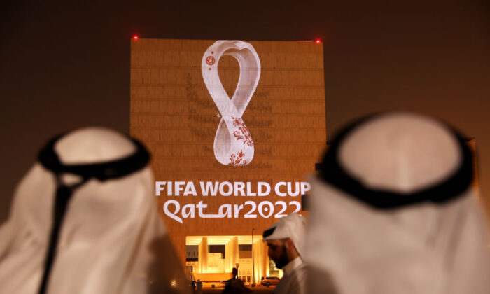 El emblema oficial de la Copa Mundial de la FIFA Qatar 2022™️ se presenta en Souq Waqif en Msheireb, edificio del Museo del Archivo Nacional de Catar, en Doha, Catar, el 3 de septiembre de 2019. (Christopher Pike/Getty Images para el Comité Supremo 2022)