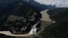 Petro pide evacuar población antes de prender mayor hidroeléctrica del país