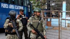 Presuntos sicarios asesinan a tres guardias de prisiones en Ecuador