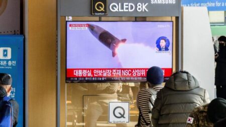 Corea del Norte dispara posible misil intercontinental tras amenazar con una acción militar “más dura”