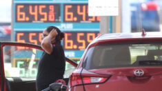 La gasolina en Acción de Gracias fue USD 1.19 más alta que cuando Biden asumió el cargo