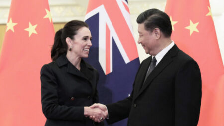 Reunión “constructiva”: Ardern le dice a Xi Jinping que le preocupa Taiwán y los DD.HH. en China