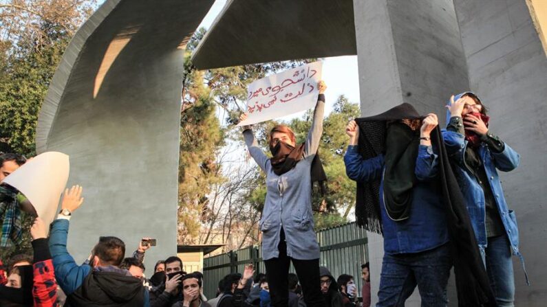 Imagen de archivo de protestas en Teherán (Irán). EFE/EPA/STR