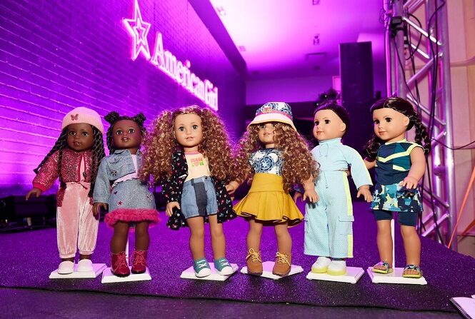 American Girl celebra el debut de la colección de muñecas World By Us y el 35 aniversario de la empresa con un evento de moda el 23 de septiembre de 2021 en el American Girl Place de Nueva York. (Ilya S. Savenok/Getty Images)
