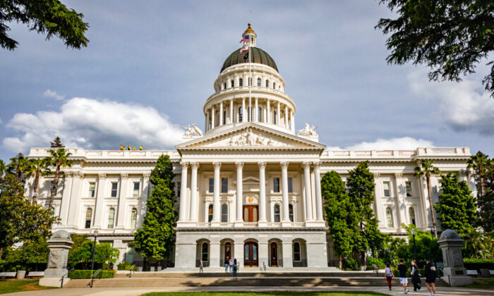 California está preparando controvertidos proyectos de ley