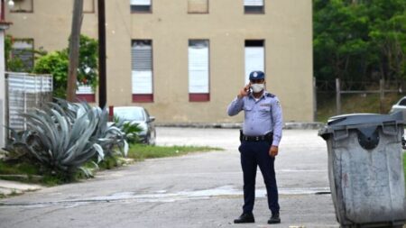 Exoficial cubano escapa del régimen en lancha y busca asilo en EE. UU.