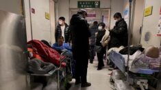 Pacientes con COVID en China desarrollan síndrome del «pulmón blanco»
