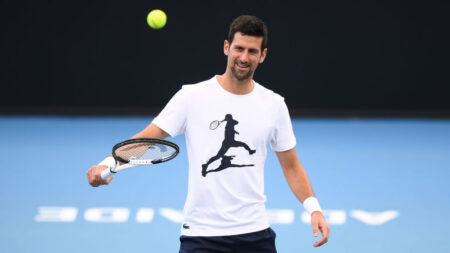 Djokovic ya está en Australia para jugar el Abierto