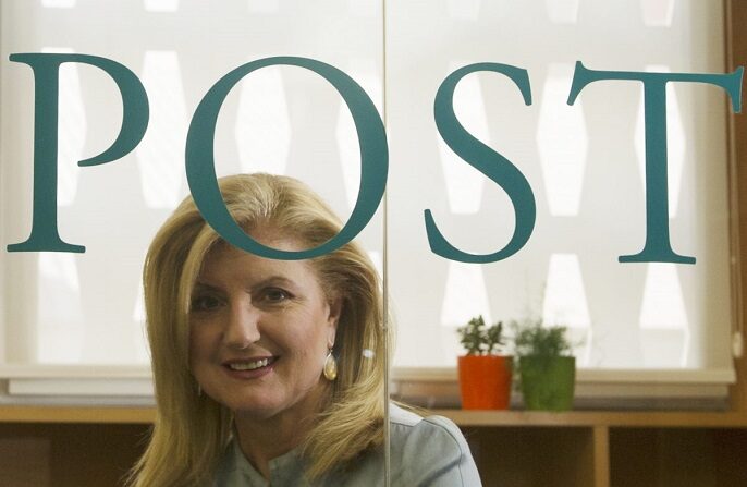 Arianna Huffington, presidenta y redactora jefe del Huffington Post Media Group, posa en una oficina del Huffington Post en una fotografía de archivo. (Dominique Faget/AFP/Getty Images)