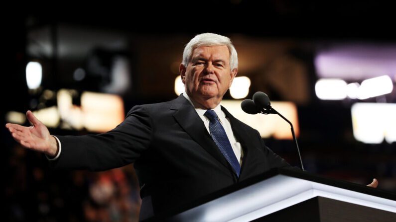 El expresidente de la Cámara de Representantes, Newt Gingrich, pronuncia un discurso en el tercer día de la Convención Nacional Republicana en el Quicken Loans Arena en Cleveland, Ohio, el 20 de julio de 2016. (John Moore/Getty Images)