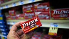 Médicos hablan de peligro de administrar a niños dosis reducidas de medicamento para adultos Tylenol