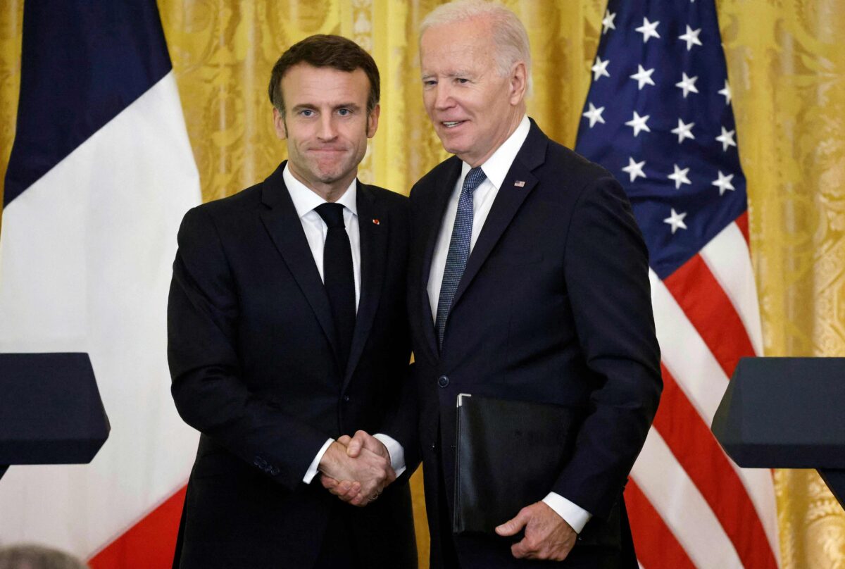 Biden admite "fallas" en Ley de Reducción de la Inflación tras reunirse con Macron