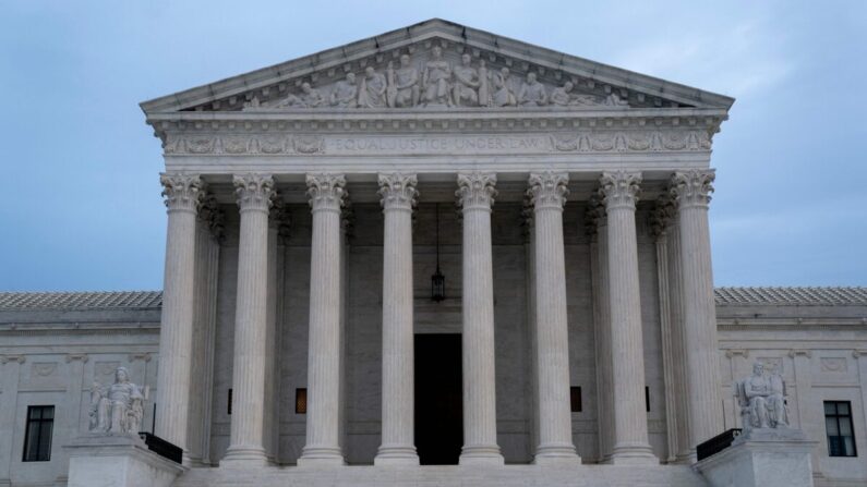 El edificio de la Corte Suprema de EE.UU. en Washington el 3 de octubre de 2022. (Stefani Reynolds/AFP vía Getty Images)