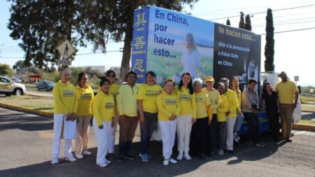 Grupo de mexicanos realizan caravana para crear conciencia sobre la persecución a Falun Dafa en China