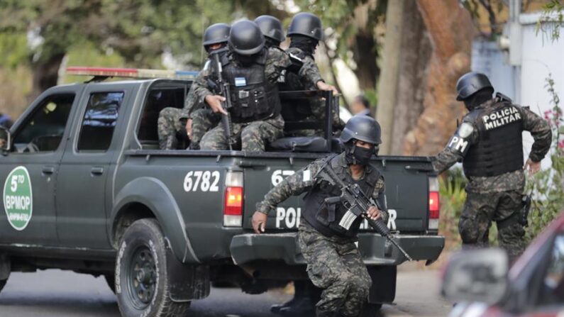 Agentes de la Policía militar de Honduras en una fotografía de archivo. EFE/Gustavo Amador
