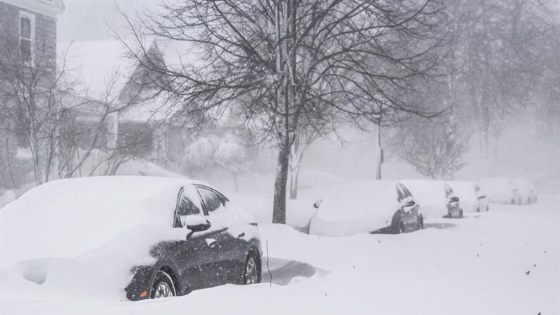 Vista del impacto de una tormenta invernal en Buffalo, Nueva York, el 24 de diciembre de 2022. EFE/Jalen Wright