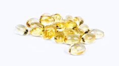 Nuevo estudio explica cómo la vitamina D combate el COVID