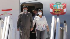 Esposa de Castillo abandona Perú junto al embajador con destino a México