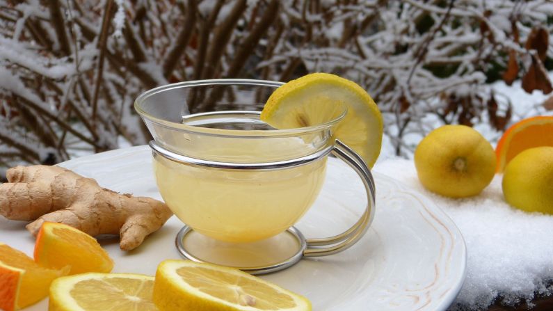 El jengibre mezclado con limón puede ayudar a regular el sistema nervioso simpático y suprimir el apetito, según Toshio Moritani, profesor emérito de la Universidad de Kyoto, Japón. (Silvarita/Pixabay)