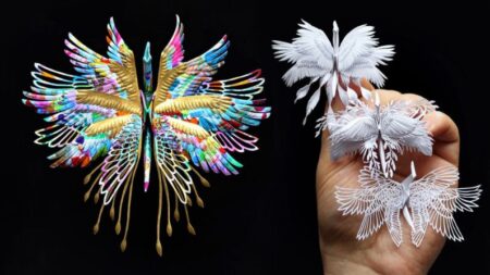 Artista de origami dobla grullas de papel exquisitamente elaboradas para inspirar esperanza y luz