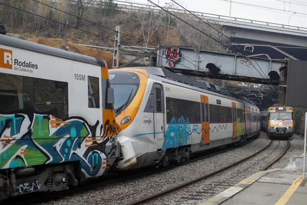 Estación de Montcada i Reixac (Barcelona) donde la colisión de dos trenes de la línea R4 de cercanías ha provocado 155 heridos, de los cuales 150 están leves y los otros cinco menos grave, según los últimos datos actualizados por el Sistema de Emergencias Médicas (SEM).EFE/Marta Pérez
