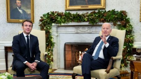 Macron dice que algunas políticas apoyadas por Biden podrían «fragmentar al Occidente»