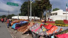 Unos 2000 migrantes improvisan campamento en frontera sur de México