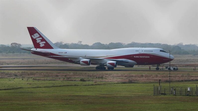 Un avión Boeing 747, en una fotografía de archivo. EFE/Martin Alipaz
