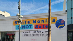 Vuelve la pancarta «Santa Mónica no es segura» y se preven más