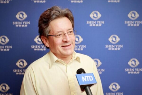 Funcionario suizo: Shen Yun “nos permite reconectarnos con nosotros mismos”