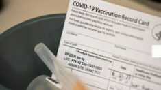 Médico pide que se retiren las vacunas COVID-19 de Pfizer y Moderna tras nueva investigación