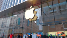 Apple vuelve a lamer las botas de China