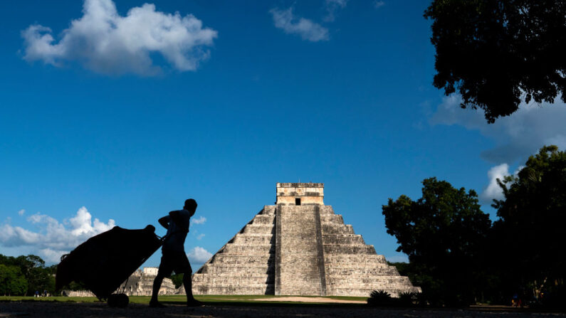 Vista general de la pirámide de El Castillo en Chichén Itzá, México. (Donald Miralle/Getty Images for Lumix)